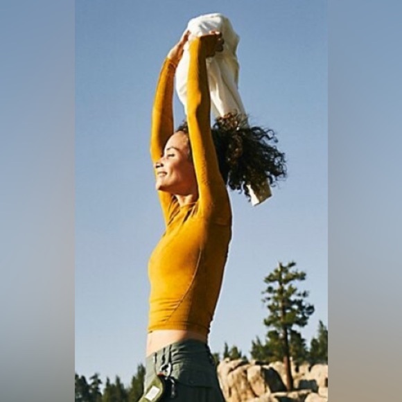 Free people Good Karma High-Neck Layer size M/L - Picture 3 of 7